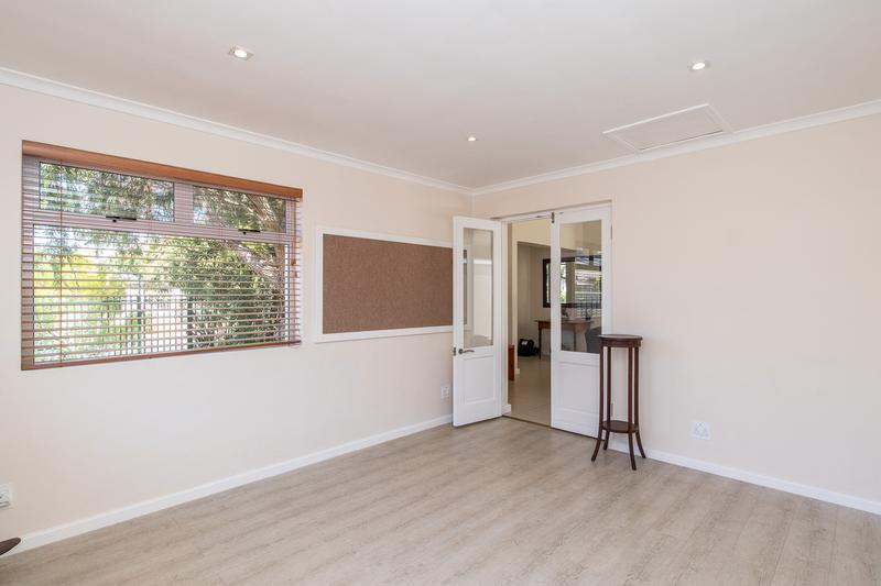 3 Bedroom Property for Sale in Constantia Western Cape